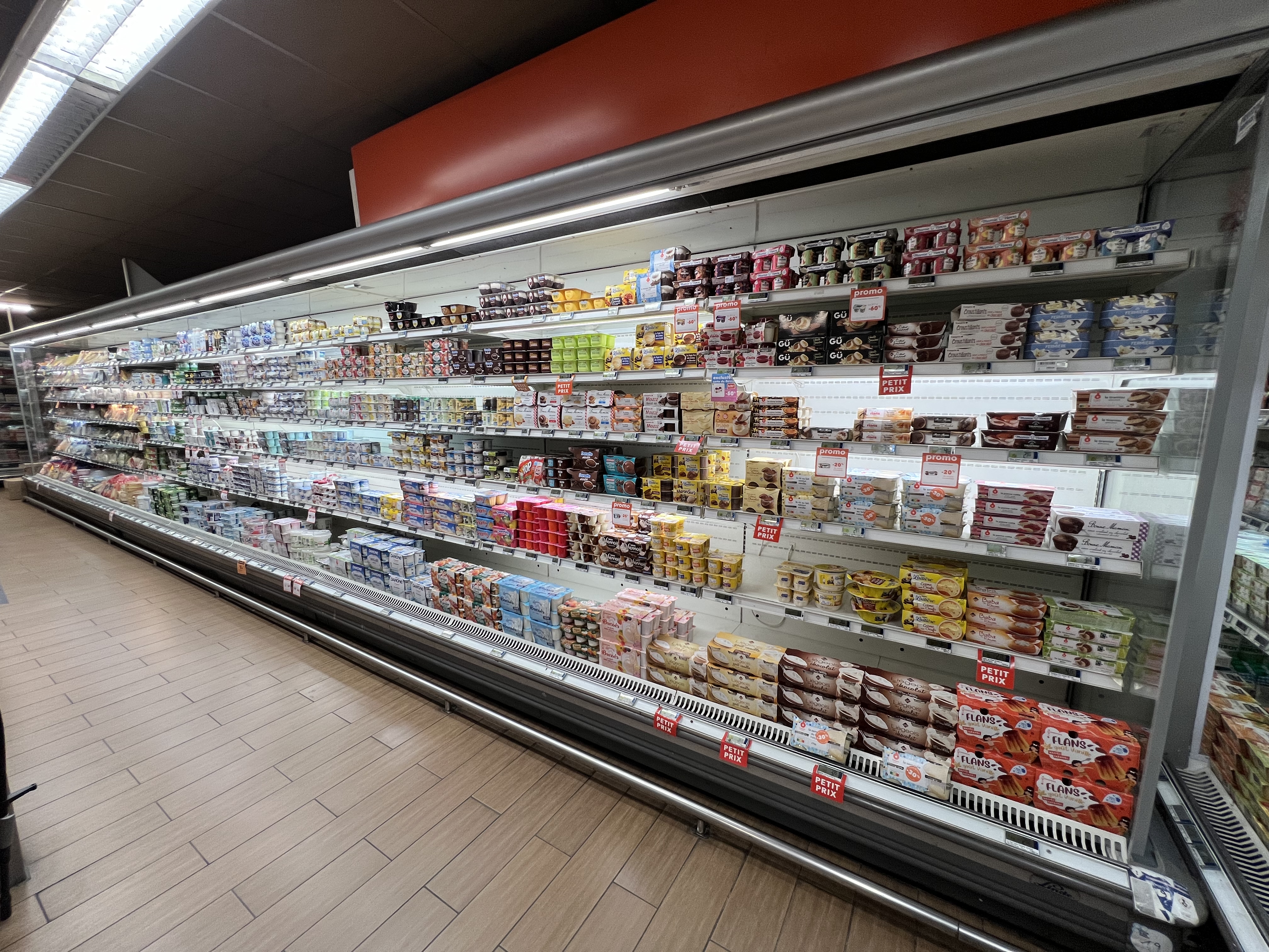 I want to buy cheap groceries in Paris